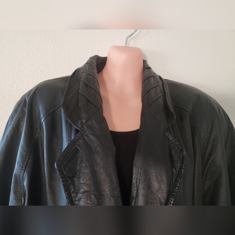 G-III Genuine Leather Jacket with Pockets Collared - Picture 4 of 9